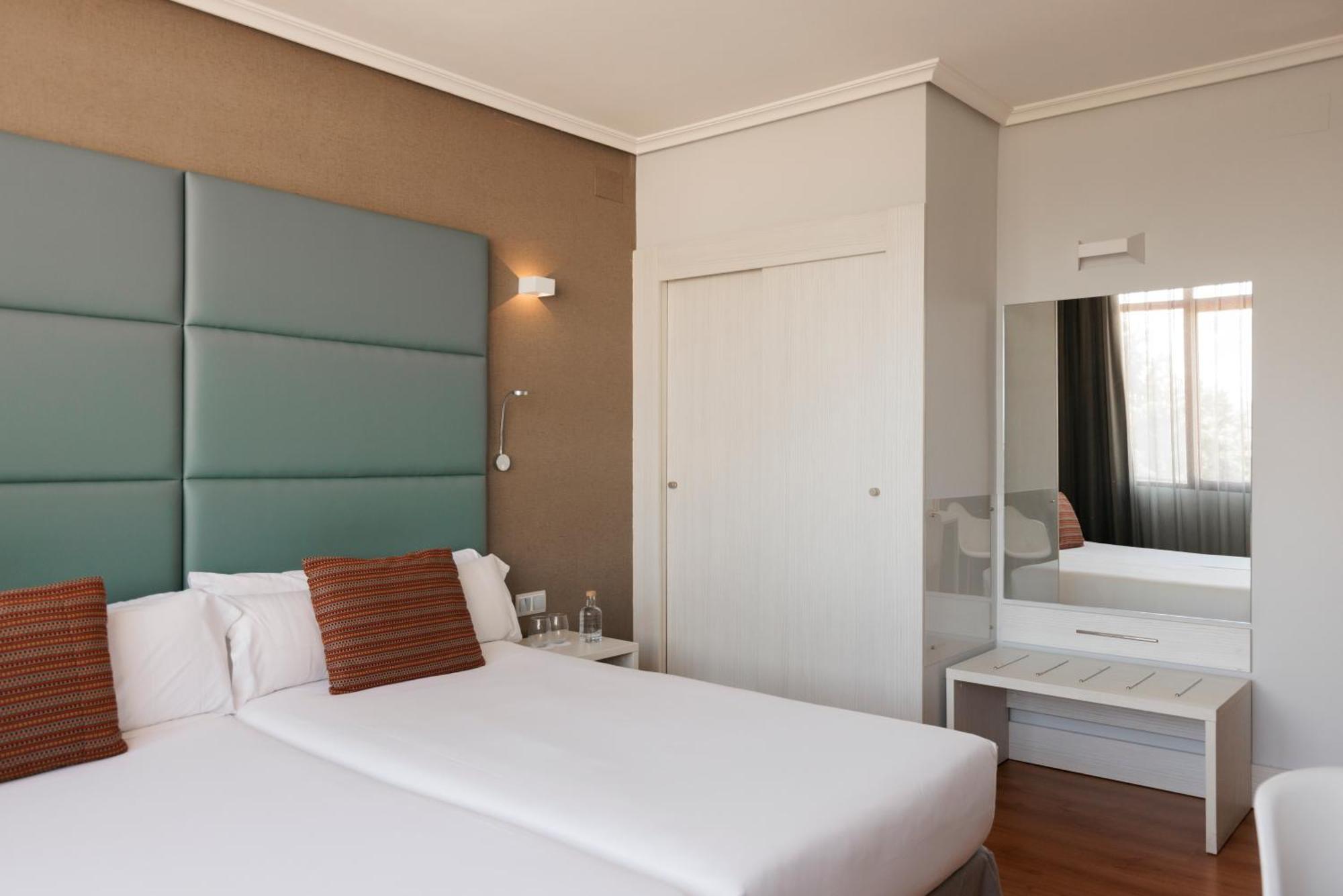 Hotel Pax غواذالاخارا المظهر الخارجي الصورة
